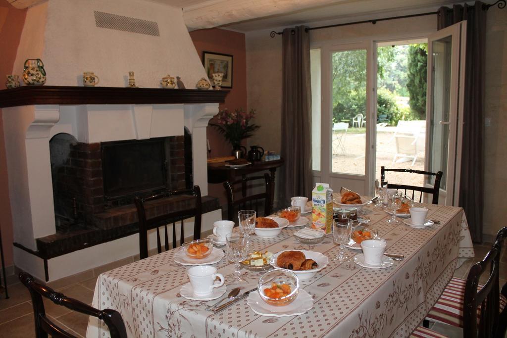 Mas De La Douceur Bed and Breakfast Saint-Andiol Εξωτερικό φωτογραφία