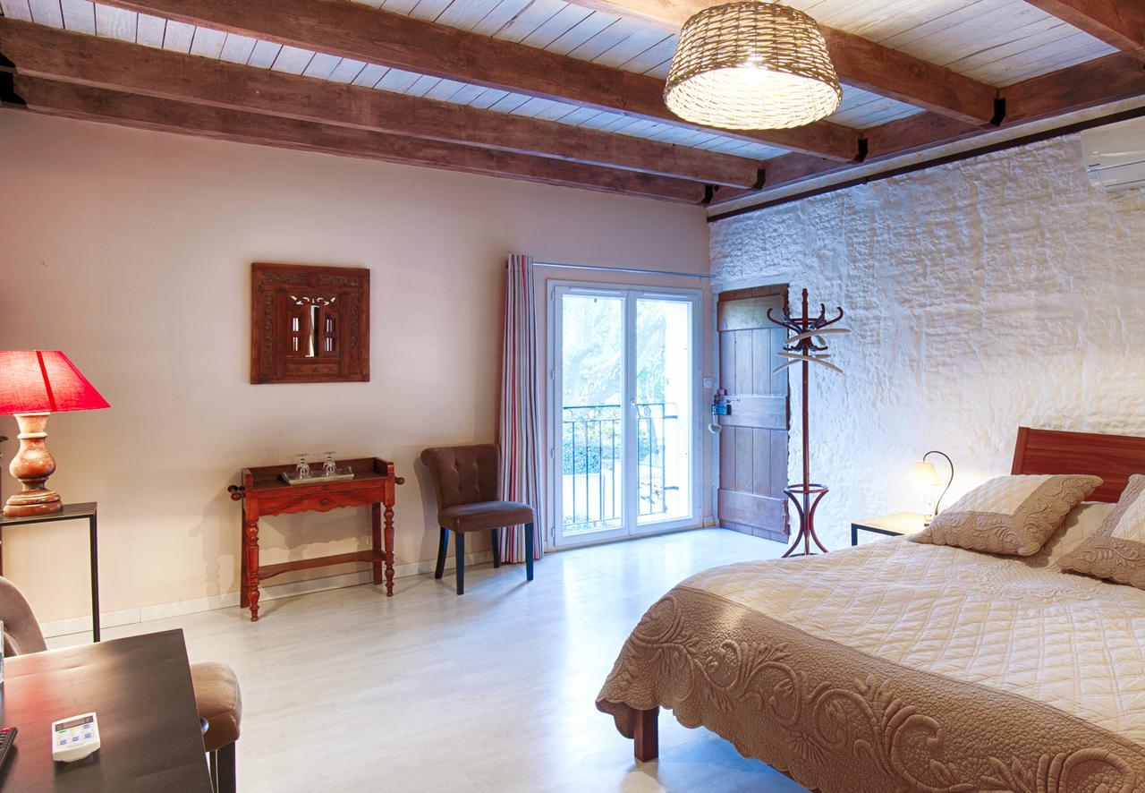 Mas De La Douceur Bed and Breakfast Saint-Andiol Εξωτερικό φωτογραφία