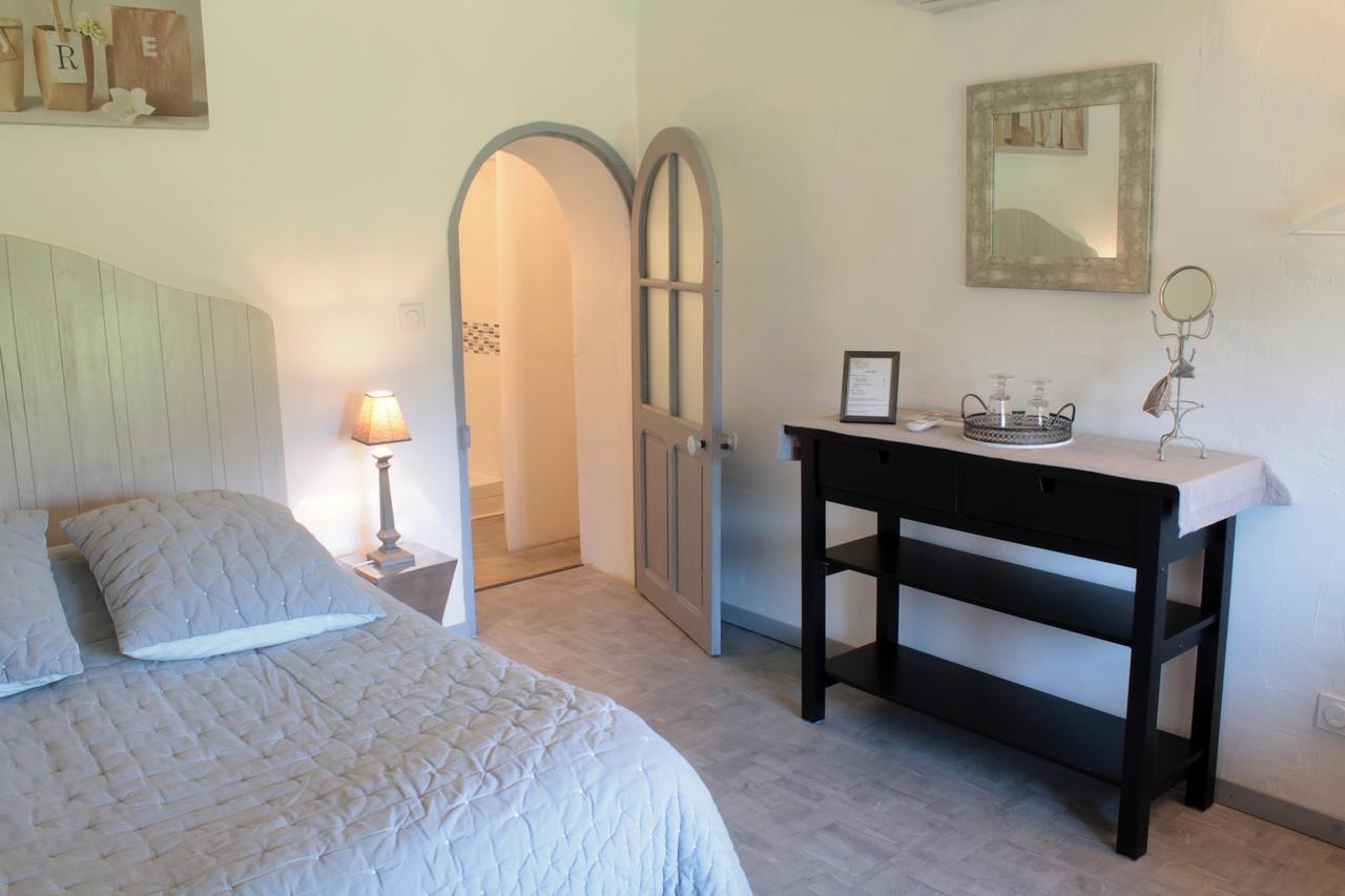 Mas De La Douceur Bed and Breakfast Saint-Andiol Εξωτερικό φωτογραφία